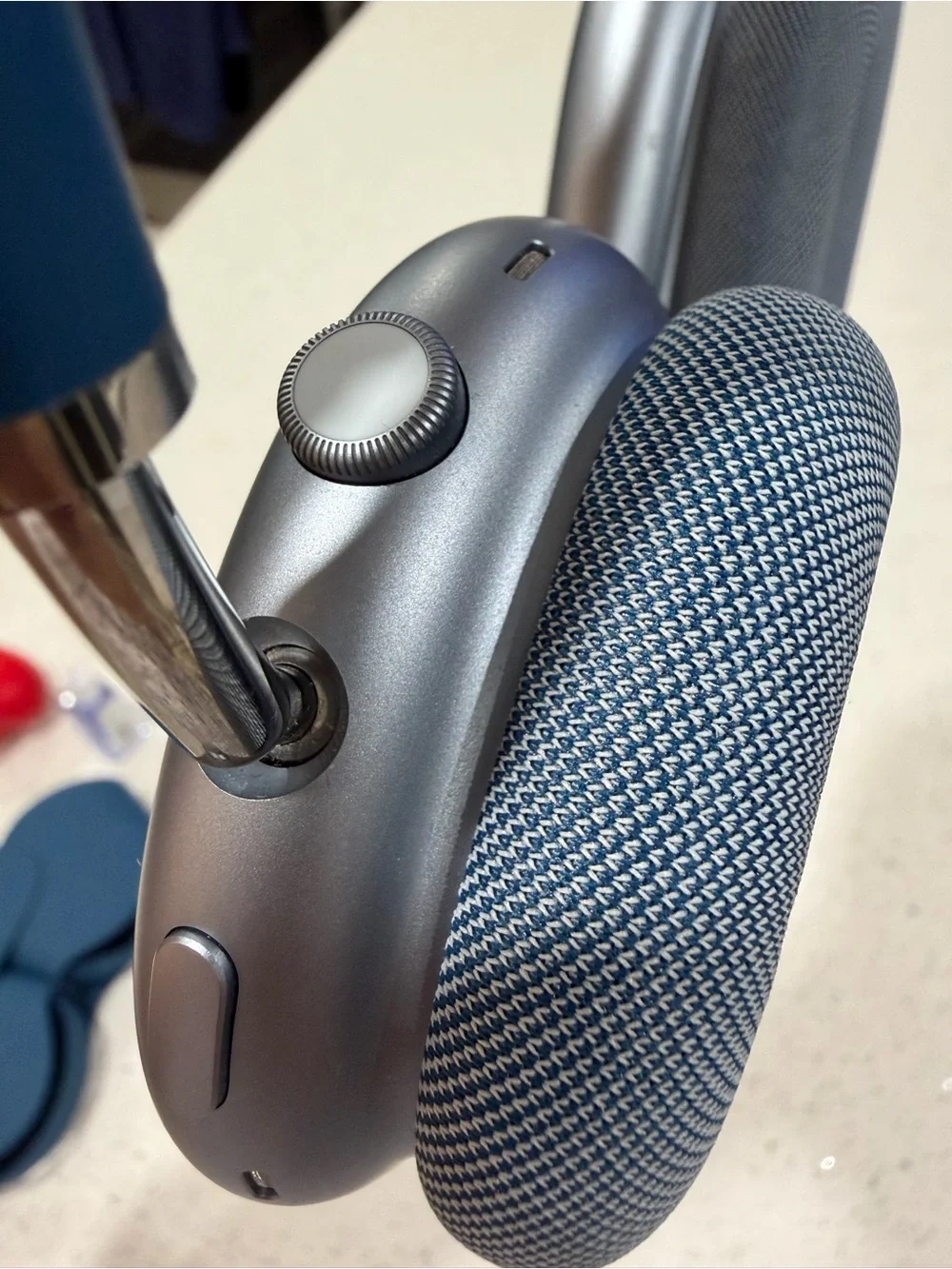 Apple AirPods Max Sky Blue